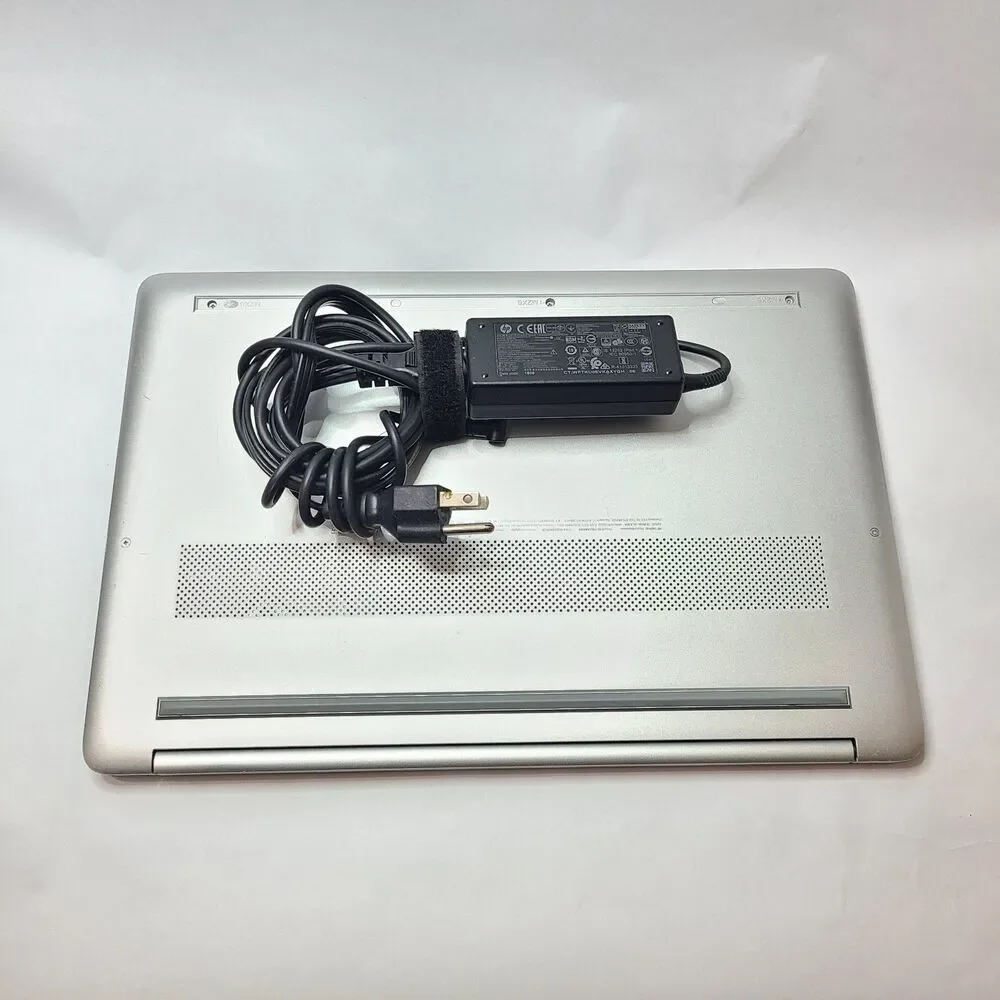 HP Laptop (15-DY1044NR) W11 / 256GB / 16GB / Intel i3 10gen/ 15-Inch w/Charger